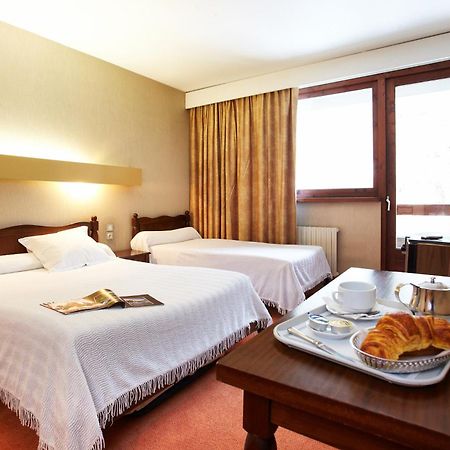 Hotel De Paris Bagneres-de-Luchon Bilik gambar